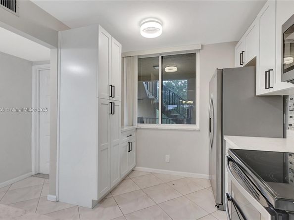 8592 W Sunrise Blvd 317, Plantation FL 33322