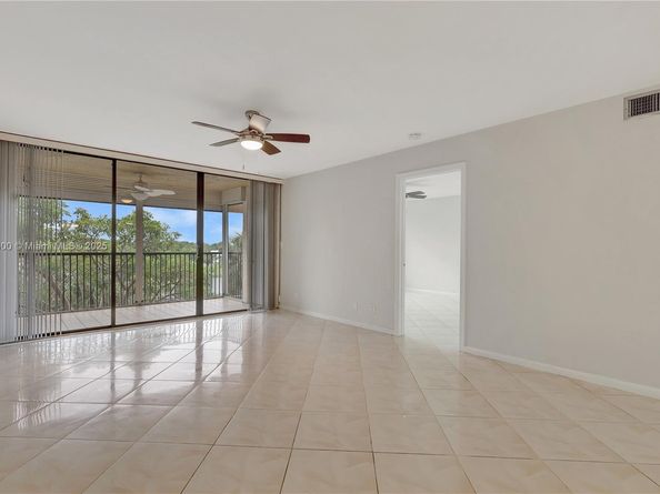 8592 W Sunrise Blvd 317, Plantation FL 33322