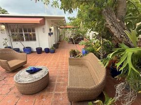 401 Warren Ln, Key Biscayne FL 33149