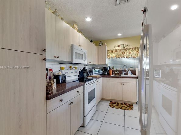 7336 NW 61st Ter, Parkland FL 33067