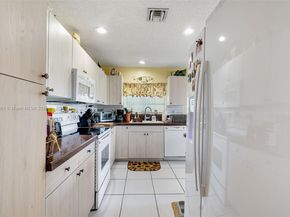 7336 NW 61st Ter, Parkland FL 33067