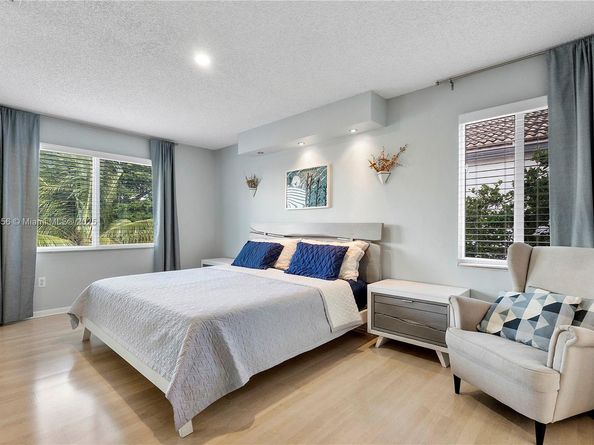 236 NW 118th Dr, Coral Springs FL 33071