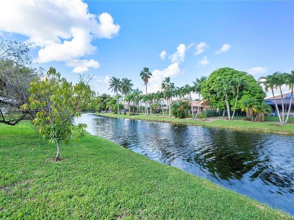 236 NW 118th Dr, Coral Springs FL 33071