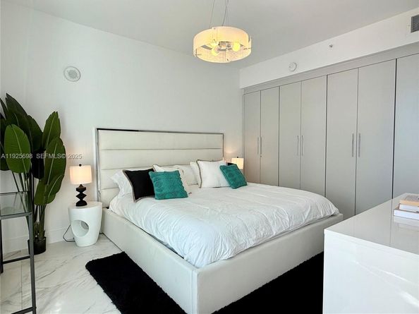 225 Collins Ave 6J, Miami Beach FL 33139