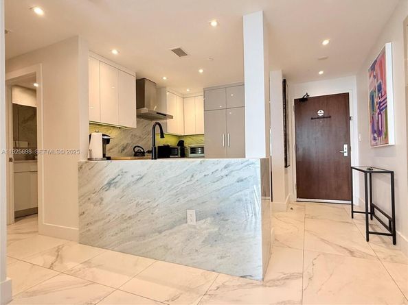 225 Collins Ave 6J, Miami Beach FL 33139