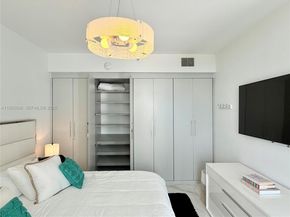 225 Collins Ave 6J, Miami Beach FL 33139