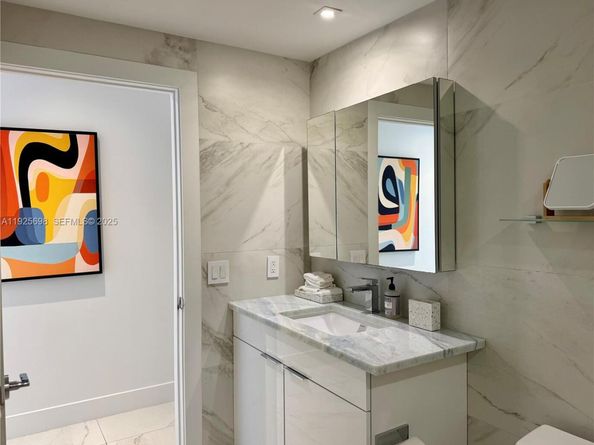 225 Collins Ave 6J, Miami Beach FL 33139