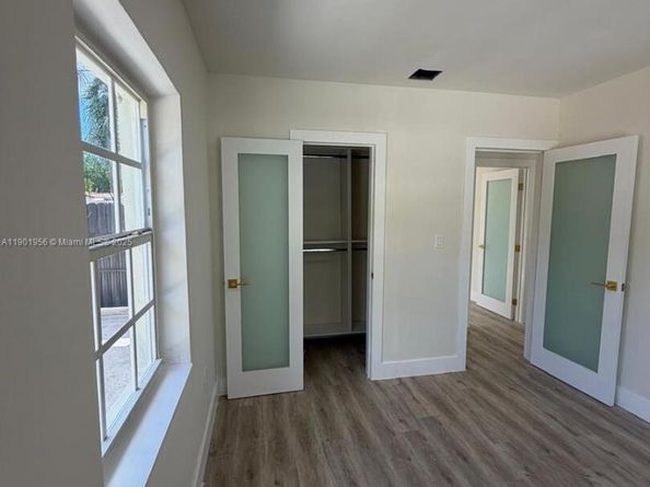 261 NW 144th St, Miami FL 33168