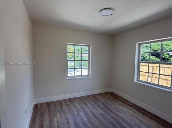 261 NW 144th St, Miami FL 33168