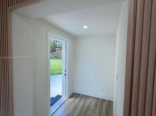 261 NW 144th St, Miami FL 33168