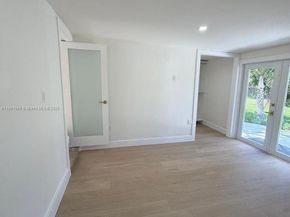 261 NW 144th St, Miami FL 33168