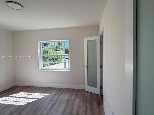 261 NW 144th St, Miami FL 33168