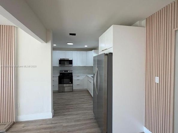 261 NW 144th St, Miami FL 33168