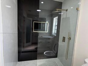 261 NW 144th St, Miami FL 33168