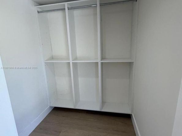 261 NW 144th St, Miami FL 33168