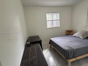 5710 Douglas St, Hollywood FL 33021