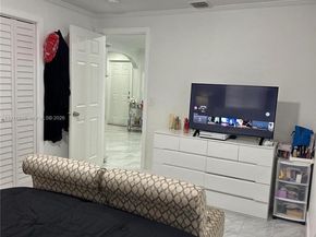 5710 Douglas St, Hollywood FL 33021