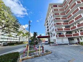 3660 NE 166th St 415, North Miami Beach FL 33160