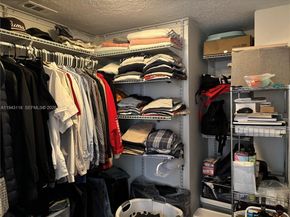 3660 NE 166th St 415, North Miami Beach FL 33160