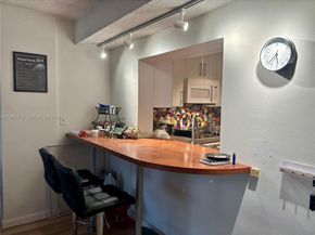 3660 NE 166th St 415, North Miami Beach FL 33160