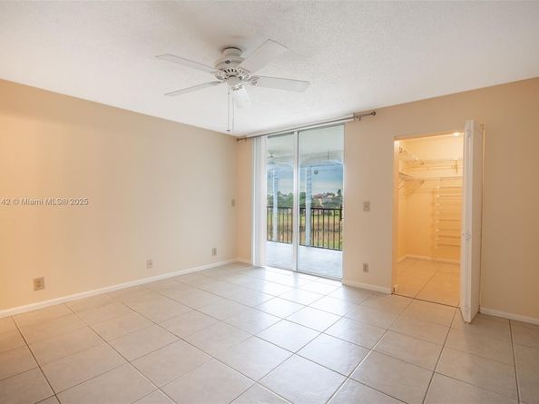 260 NW 76th Ave 404, Margate FL 33063