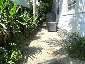 2952 Virginia St, Miami FL 33133