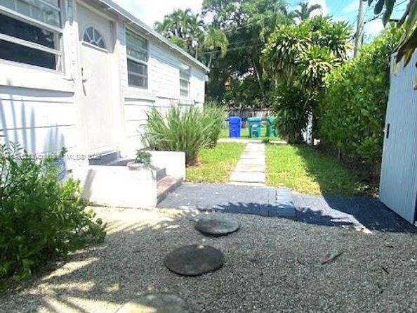 2952 Virginia St, Miami FL 33133