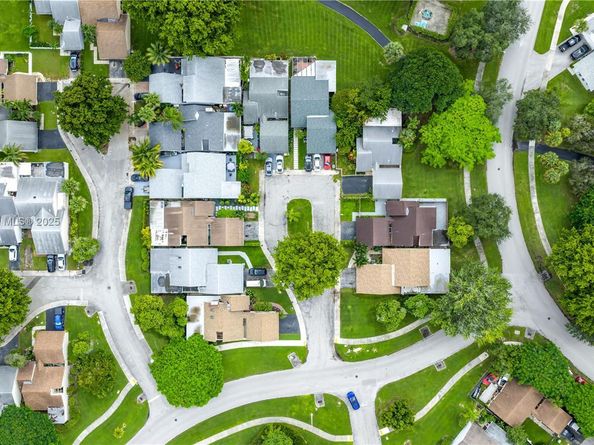 1467 Martin Ct, Homestead FL 33035