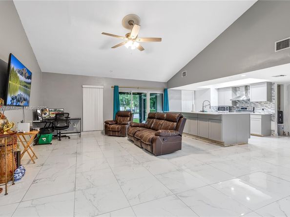 1467 Martin Ct, Homestead FL 33035