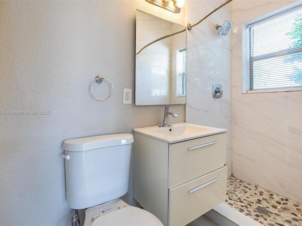 3271 Auburn Blvd, Fort Lauderdale FL 33312