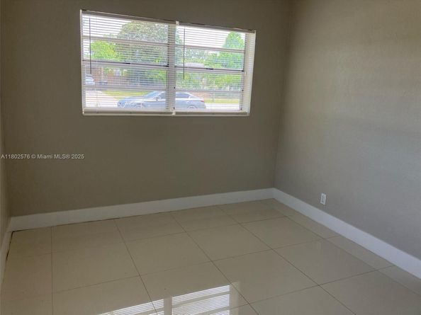 3271 Auburn Blvd, Fort Lauderdale FL 33312