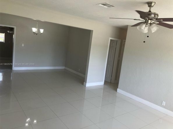 3271 Auburn Blvd, Fort Lauderdale FL 33312