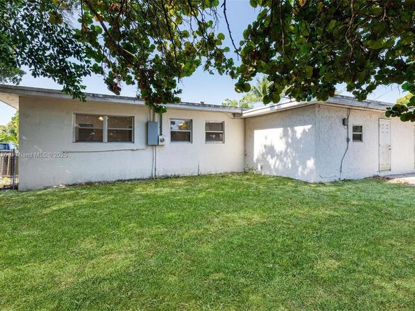 3271 Auburn Blvd, Fort Lauderdale FL 33312