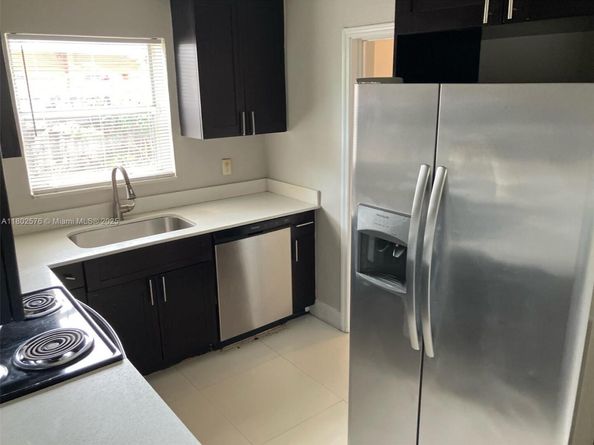 3271 Auburn Blvd, Fort Lauderdale FL 33312