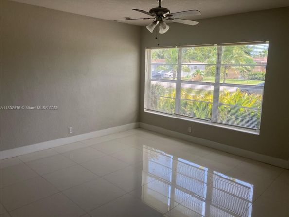 3271 Auburn Blvd, Fort Lauderdale FL 33312