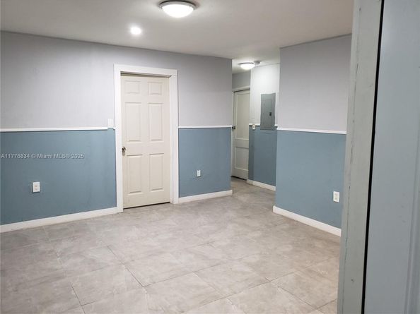 829 NW 113th St, Miami FL 33168
