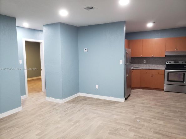 829 NW 113th St, Miami FL 33168