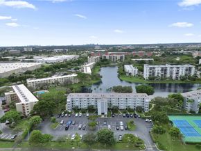 2220 N Cypress Bend Dr 310, Pompano Beach FL 33069