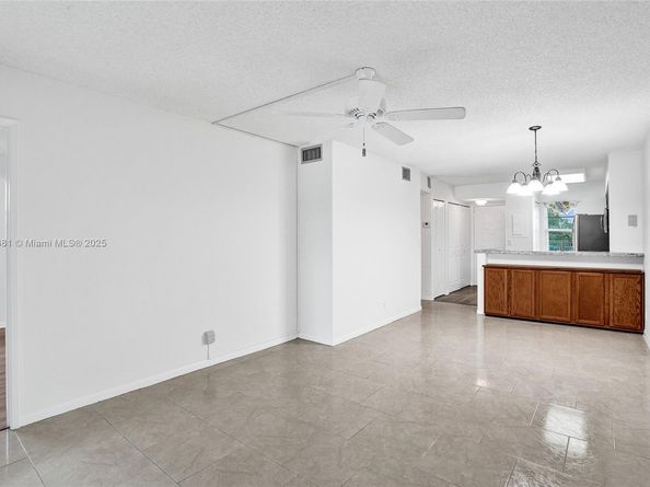 2220 N Cypress Bend Dr 310, Pompano Beach FL 33069