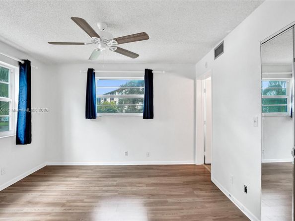 2220 N Cypress Bend Dr 310, Pompano Beach FL 33069