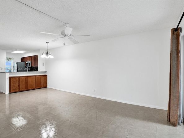 2220 N Cypress Bend Dr 310, Pompano Beach FL 33069