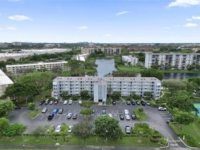 2220 N Cypress Bend Dr 310, Pompano Beach FL 33069