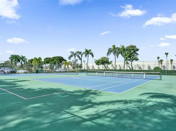 2220 N Cypress Bend Dr 310, Pompano Beach FL 33069