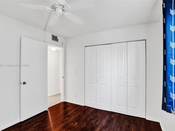 2220 N Cypress Bend Dr 310, Pompano Beach FL 33069