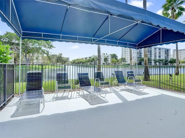 2220 N Cypress Bend Dr 310, Pompano Beach FL 33069