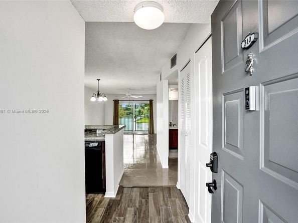 2220 N Cypress Bend Dr 310, Pompano Beach FL 33069