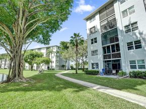 2220 N Cypress Bend Dr 310, Pompano Beach FL 33069