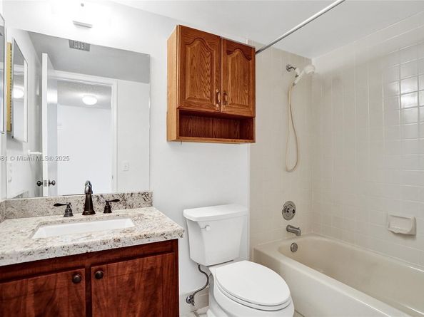 2220 N Cypress Bend Dr 310, Pompano Beach FL 33069