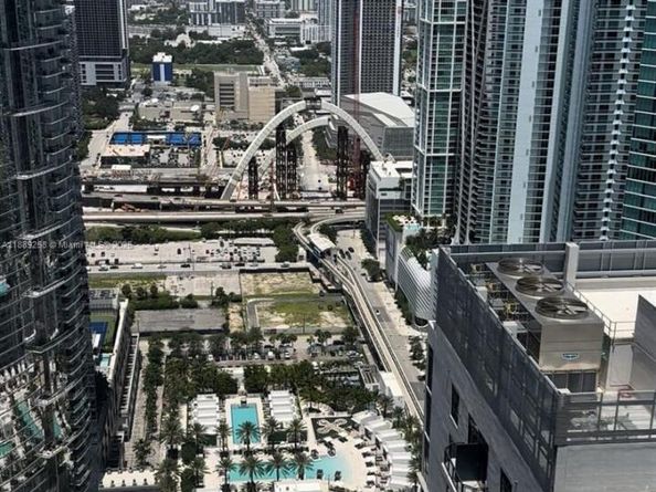 159 NE 6th St PH5013, Miami FL 33132