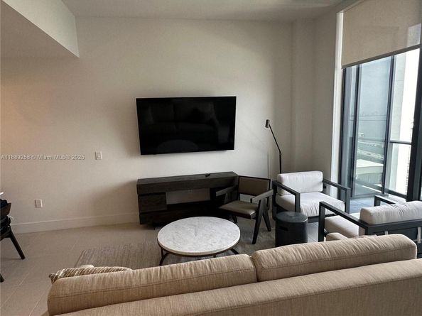 159 NE 6th St PH5013, Miami FL 33132